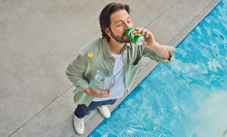 Diego Luna Quedémonos con lo refrescante