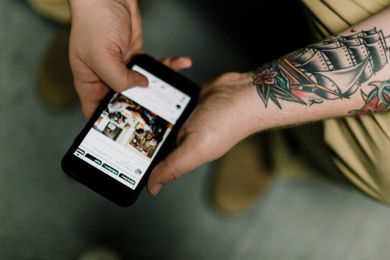 Google searching, scrolling, streaming y shopping